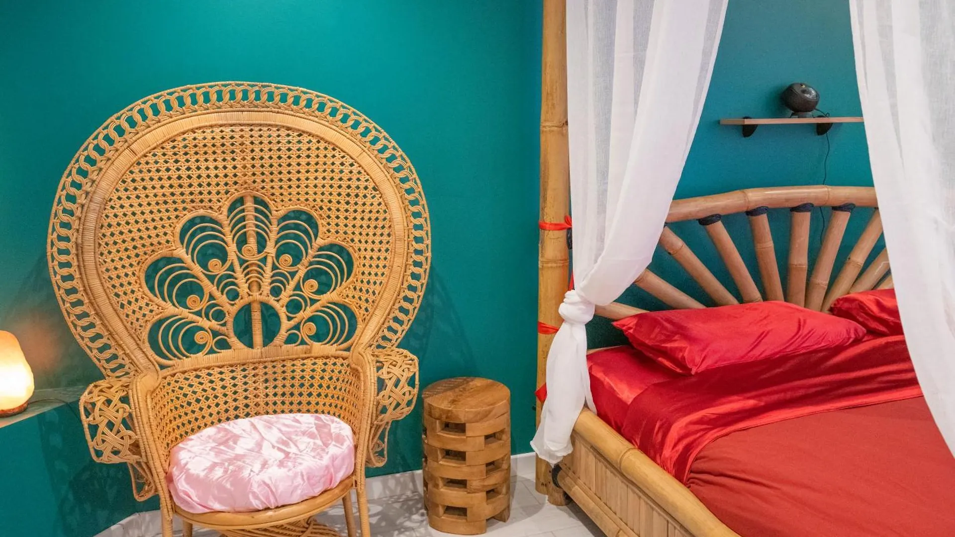 Apartment Loveroom, Bali La Secrete Chez Nounours Templemars France